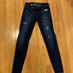 AMERICAN EAGLE DARK WASHED JEANS